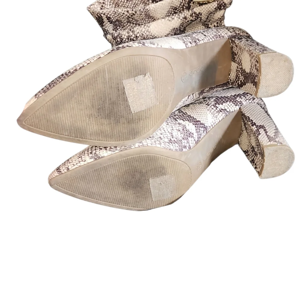 BEBE Womens Boots Sz 10 Snakeskin‎ Ankle Booties